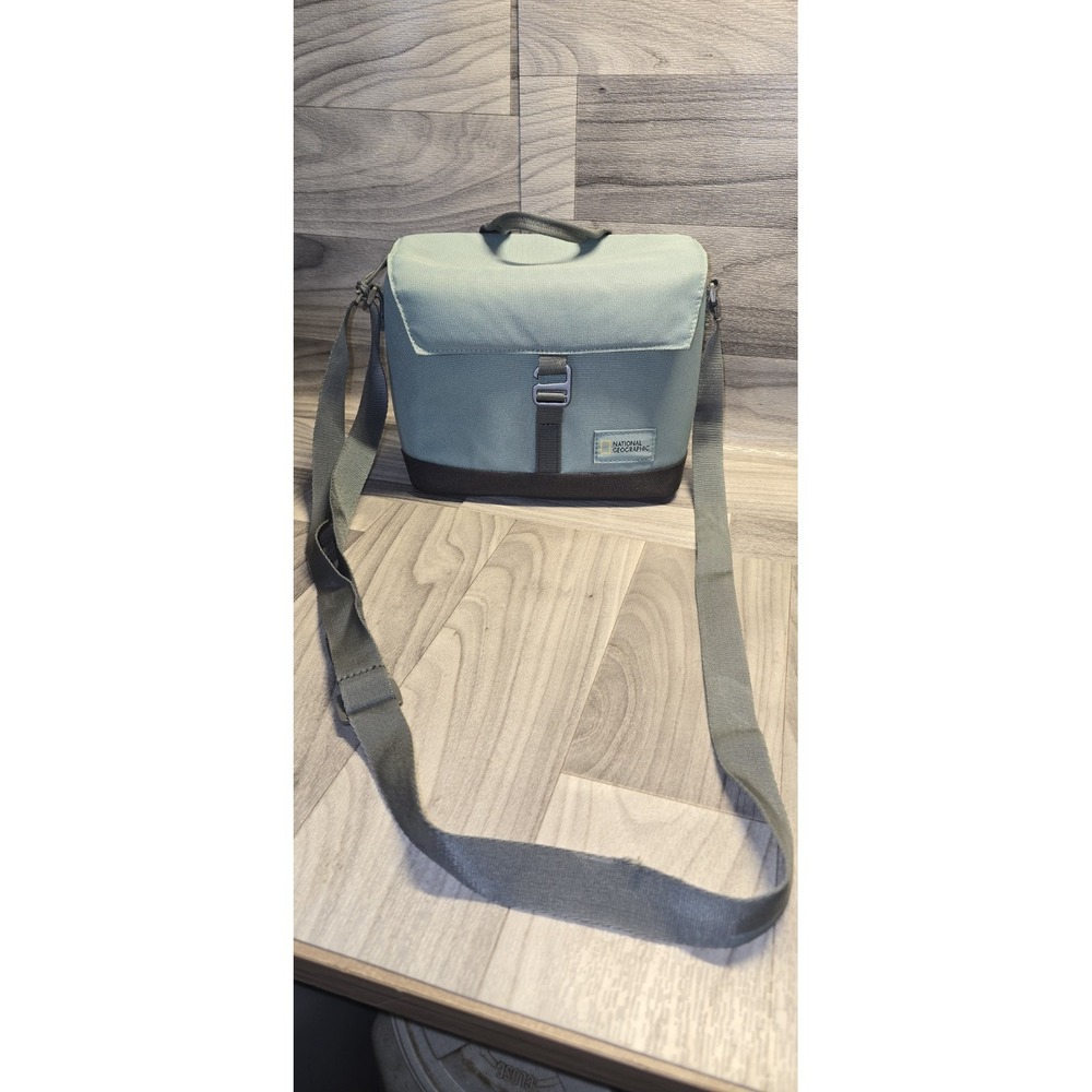 National Geographic Maui Compact Carrying Shoulder Bag
